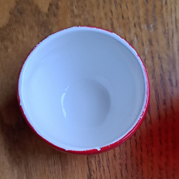 2 Red apple dishes. - Picture 3 of 5